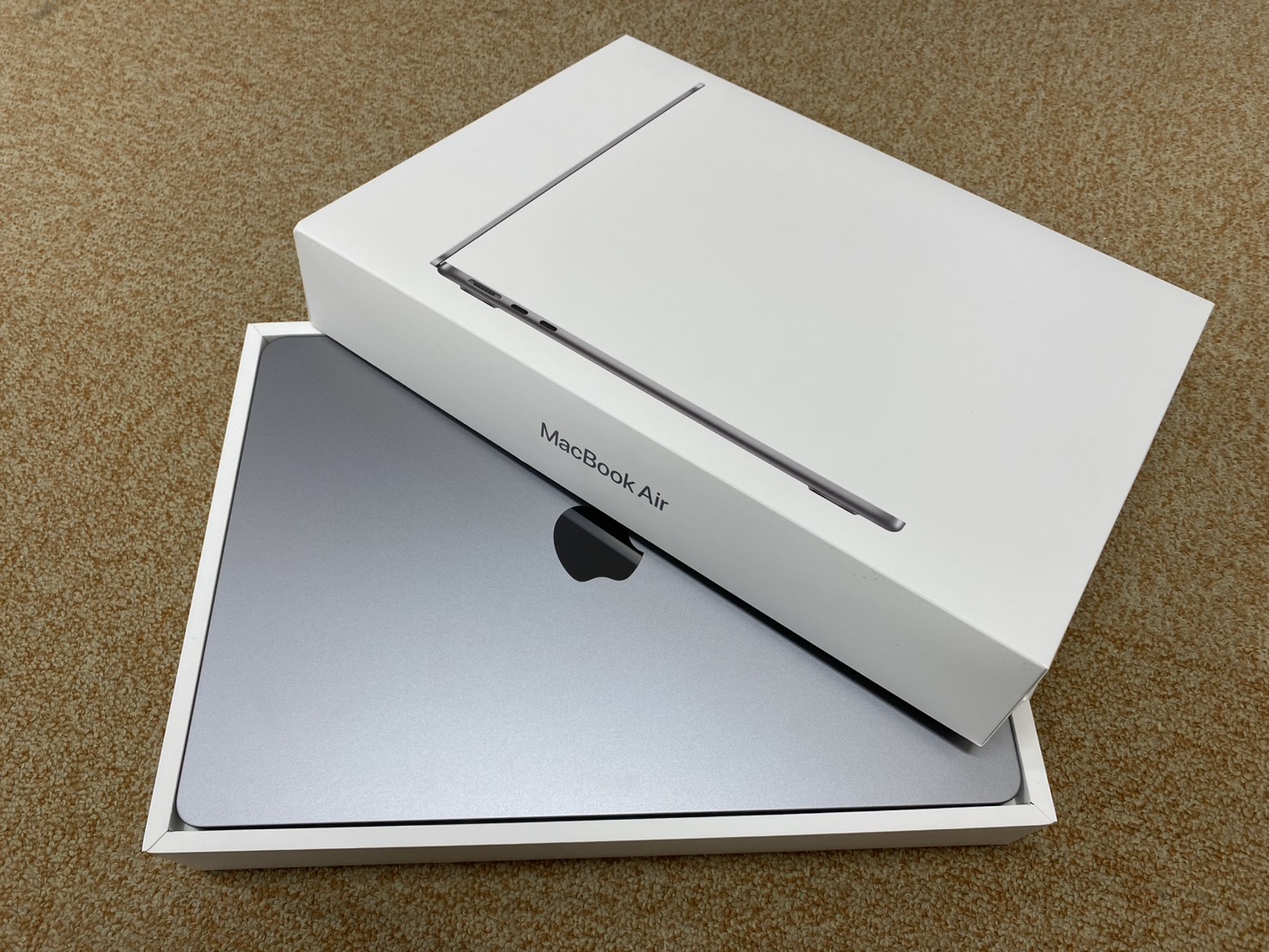 ●Apple MacBook Air Liquid Retinaディスプレイ 13.6 MC8G4J/A [スペースグレイ]【動作確認済み】