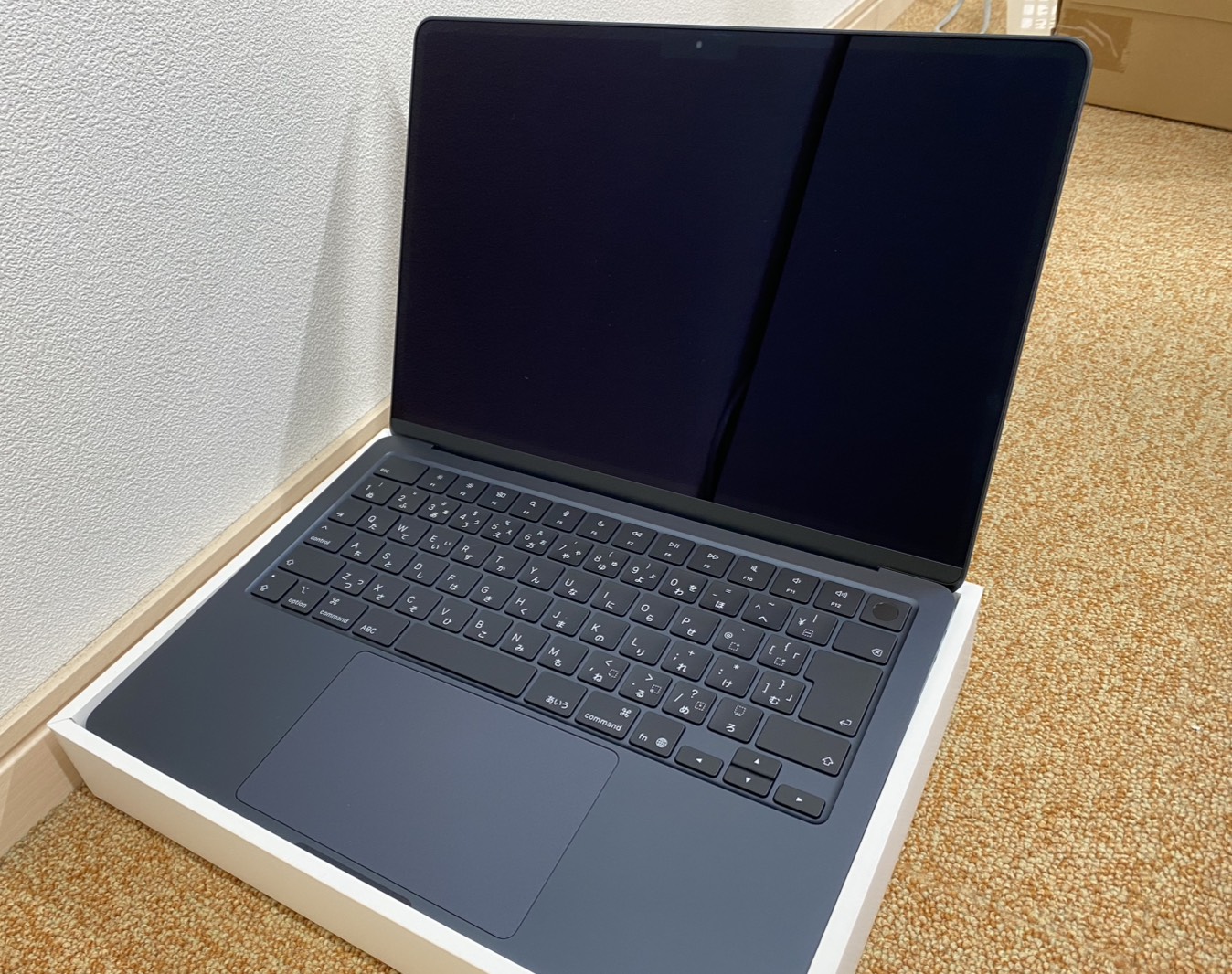 ●【美品】Apple MacBook Air 13.6インチ MDHE4J/A Liquid Retina [ミッドナイト] ※中古動作確認済み