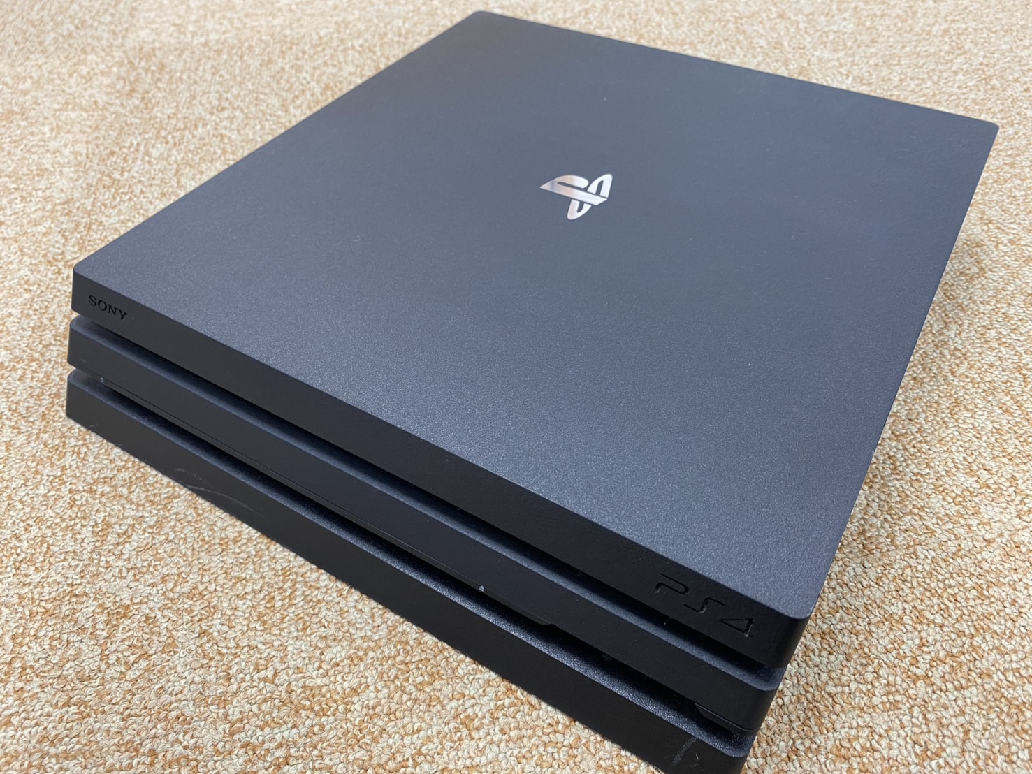 SIE PS4 Pro CUH-7100BB01 [1TB ジェット・ブラック]　※本体、電源、HDMI、コントローラー２台中古【動作確認済み】
